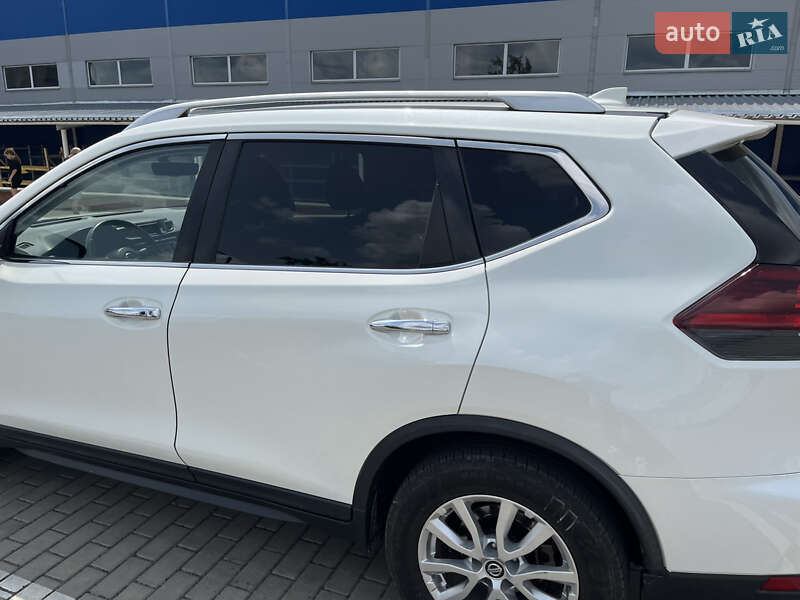 Позашляховик / Кросовер Nissan Rogue 2018 в Ромнах