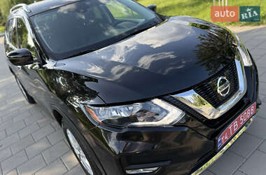 Внедорожник / Кроссовер Nissan Rogue 2019 в 