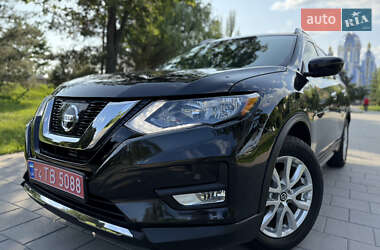 Внедорожник / Кроссовер Nissan Rogue 2019 в 