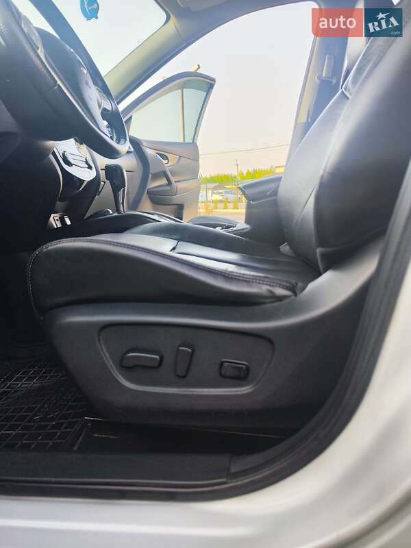 Внедорожник / Кроссовер Nissan Rogue 2014 в Сарнах фото 36 Внедорожник / Кроссовер Nissan Rogue 2014 в Сарнах