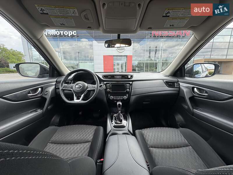 Позашляховик / Кросовер Nissan Rogue 2017 в Полтаві