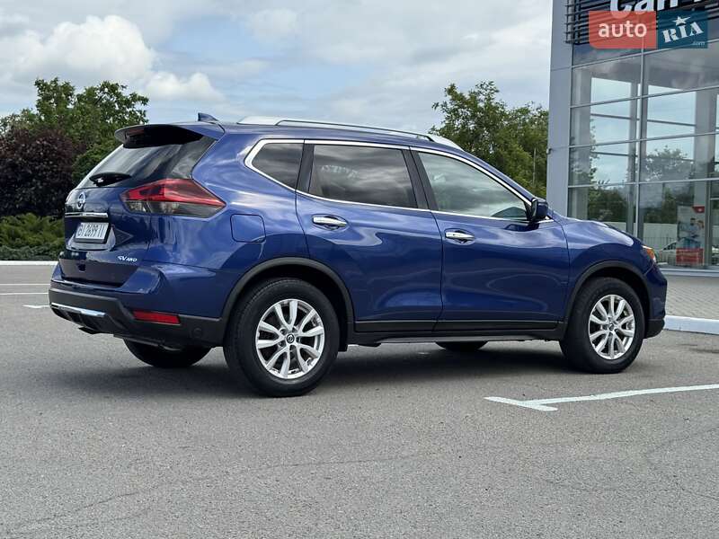Позашляховик / Кросовер Nissan Rogue 2017 в Полтаві
