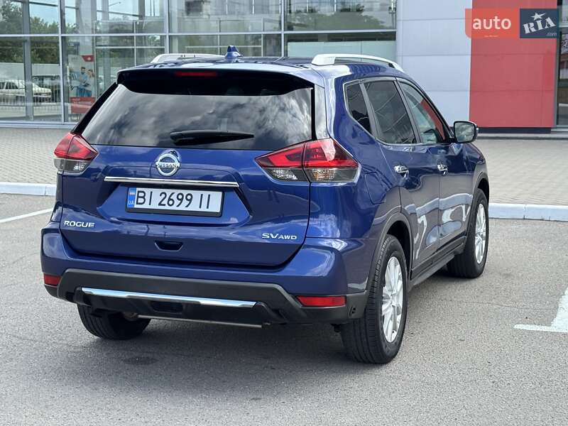 Позашляховик / Кросовер Nissan Rogue 2017 в Полтаві