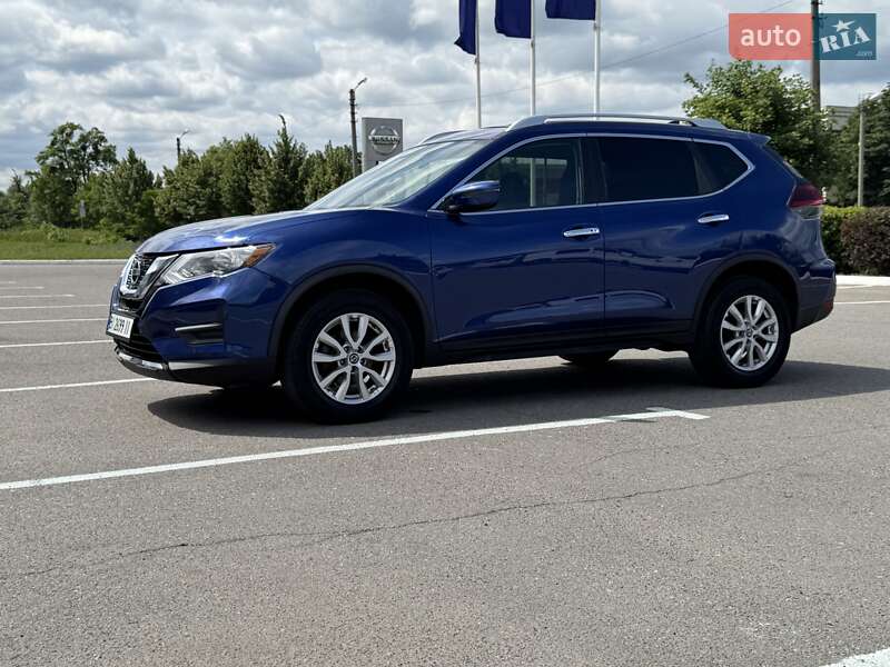 Позашляховик / Кросовер Nissan Rogue 2017 в Полтаві
