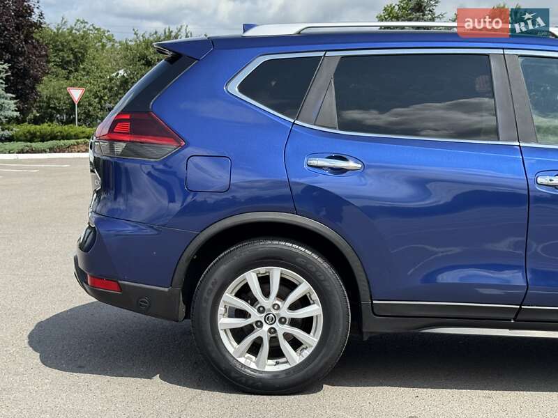 Позашляховик / Кросовер Nissan Rogue 2017 в Полтаві