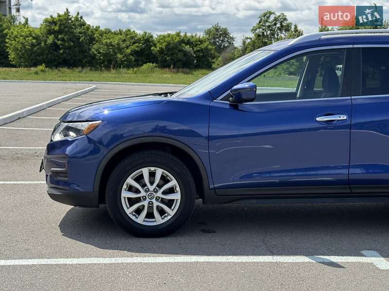 Позашляховик / Кросовер Nissan Rogue 2017 в Полтаві