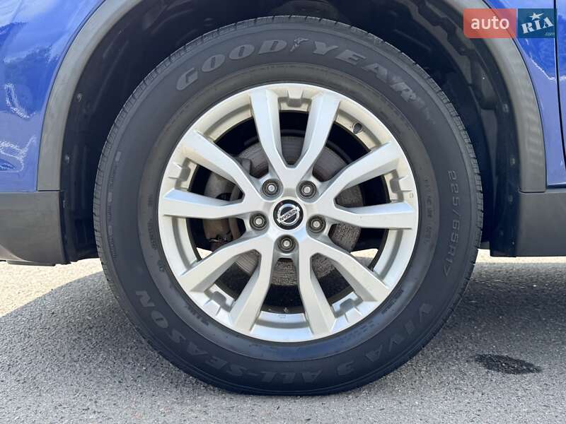 Позашляховик / Кросовер Nissan Rogue 2017 в Полтаві