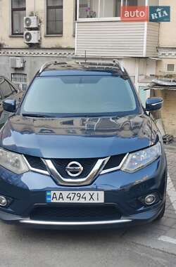 Внедорожник / Кроссовер Nissan Rogue 2016 в Киеве