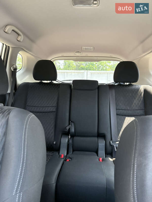 Позашляховик / Кросовер Nissan Rogue 2019 в Києві