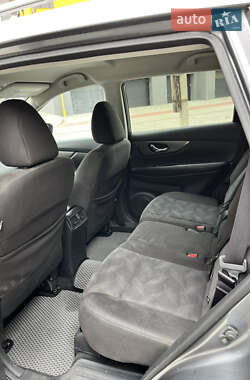 Внедорожник / Кроссовер Nissan Rogue 2015 в 