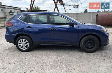 Внедорожник / Кроссовер Nissan Rogue 2017 в 