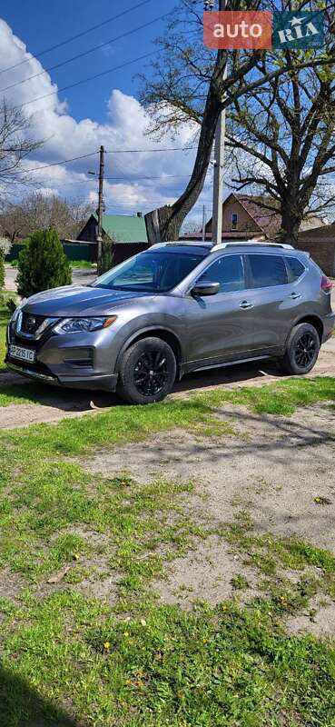 Внедорожник / Кроссовер Nissan Rogue 2018 в 