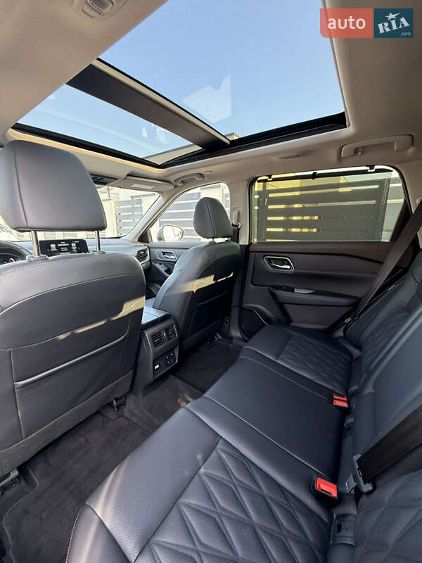 Внедорожник / Кроссовер Nissan Rogue 2023 в Днепре