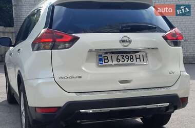 Внедорожник / Кроссовер Nissan Rogue 2017 в Кременчуге