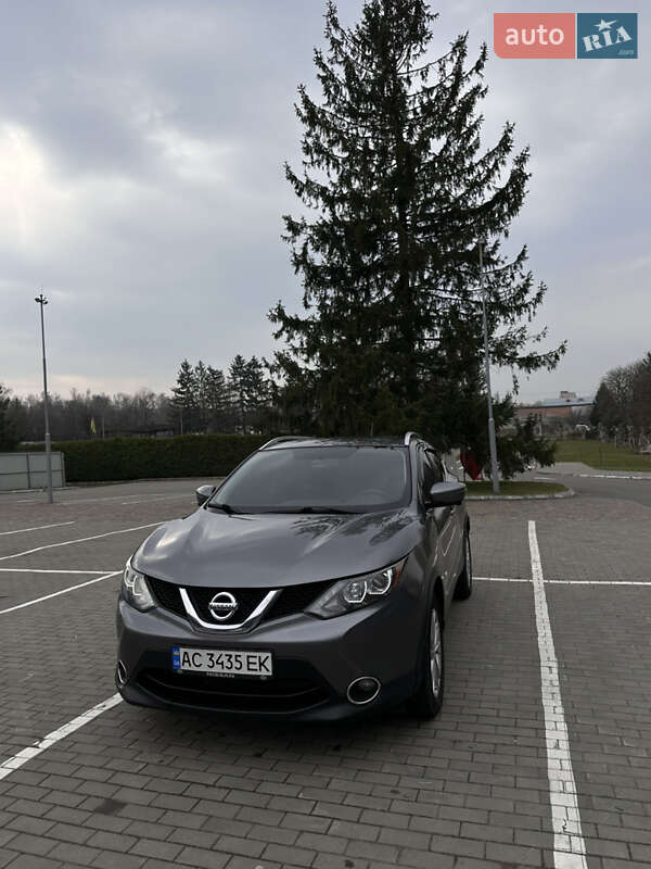 Внедорожник / Кроссовер Nissan Rogue 2017 в Луцке