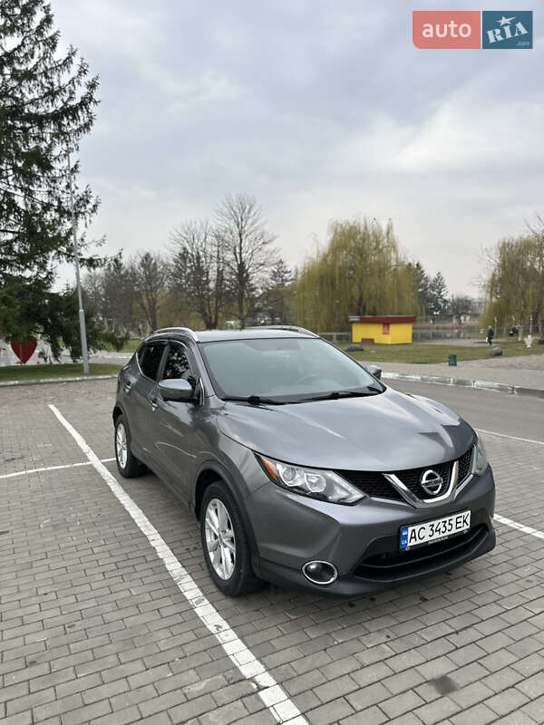 Внедорожник / Кроссовер Nissan Rogue 2017 в Луцке