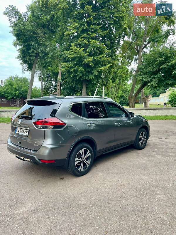 Позашляховик / Кросовер Nissan Rogue 2017 в Чернігові