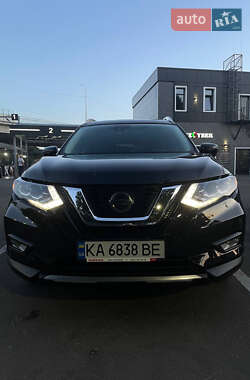 Внедорожник / Кроссовер Nissan Rogue 2018 в 