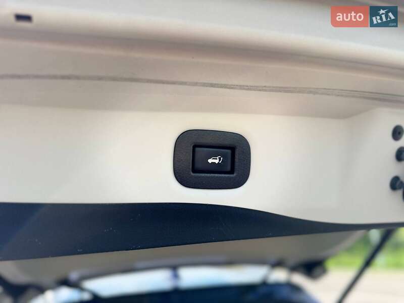 Позашляховик / Кросовер Nissan Rogue 2019 в Рівному