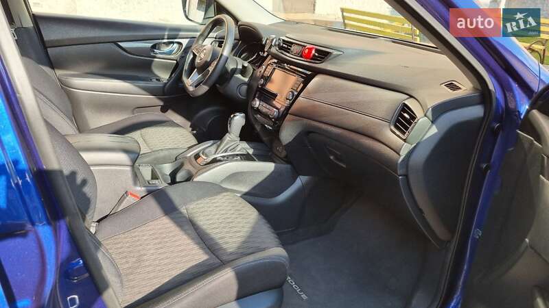 Позашляховик / Кросовер Nissan Rogue 2018 в Львові