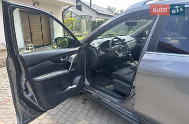 Внедорожник / Кроссовер Nissan Rogue 2016 в Буске