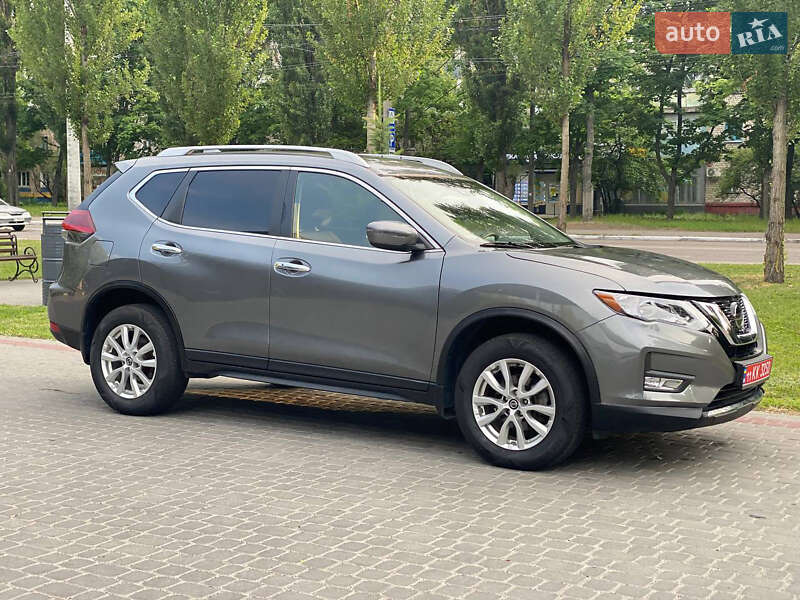 Позашляховик / Кросовер Nissan Rogue 2020 в Кременчуці