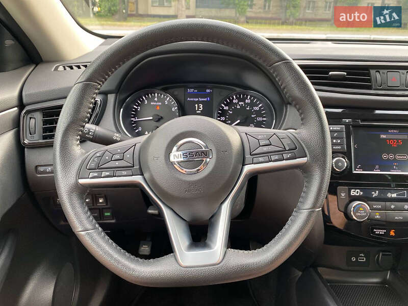 Позашляховик / Кросовер Nissan Rogue 2020 в Кременчуці