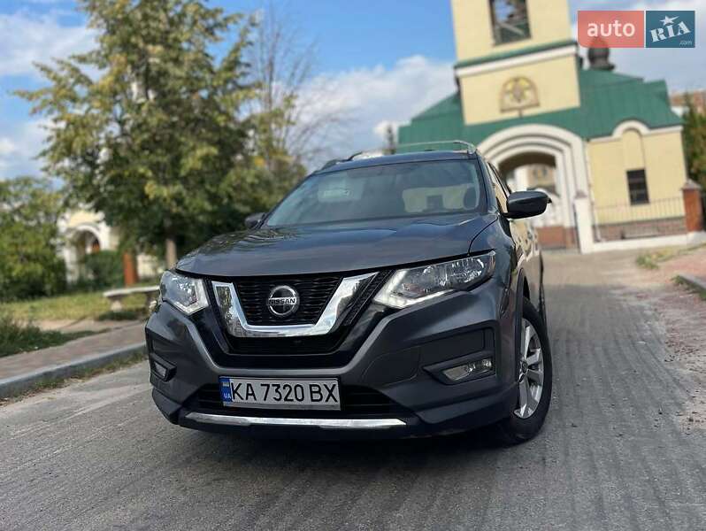 Внедорожник / Кроссовер Nissan Rogue 2018 в 