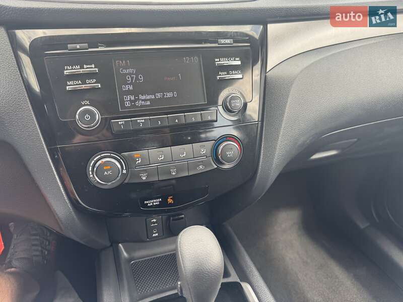 Внедорожник / Кроссовер Nissan Rogue 2015 в Луцке
