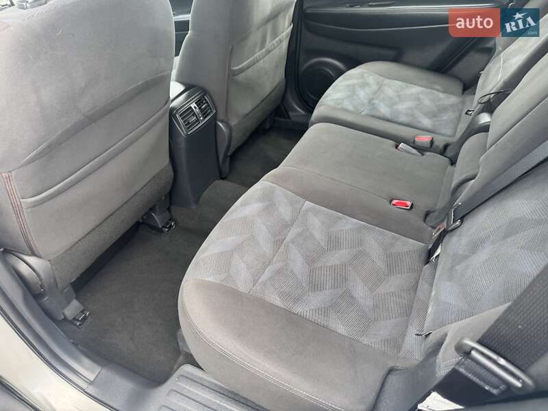 Внедорожник / Кроссовер Nissan Rogue 2015 в Луцке