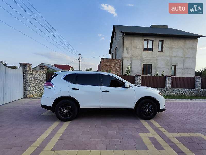 Позашляховик / Кросовер Nissan Rogue 2016 в Києві