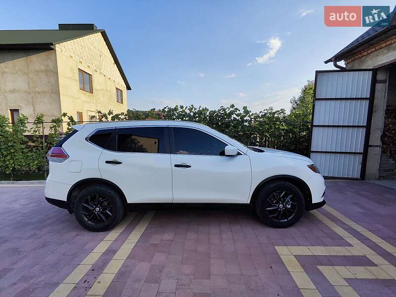 Позашляховик / Кросовер Nissan Rogue 2016 в Києві