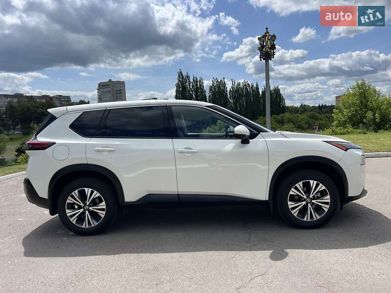 Внедорожник / Кроссовер Nissan Rogue 2020 в Ровно