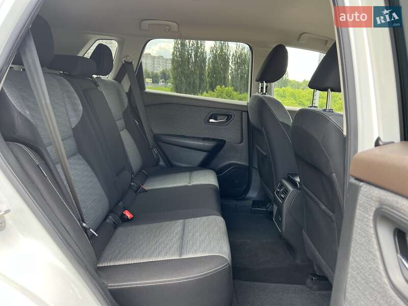 Внедорожник / Кроссовер Nissan Rogue 2020 в Ровно