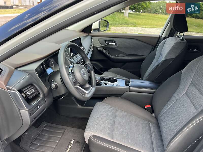Внедорожник / Кроссовер Nissan Rogue 2020 в Ровно