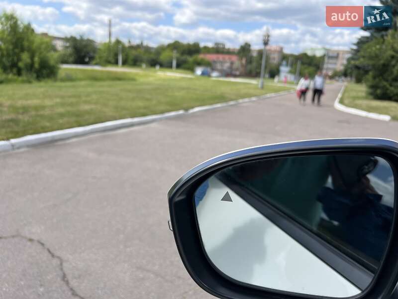 Внедорожник / Кроссовер Nissan Rogue 2020 в Ровно