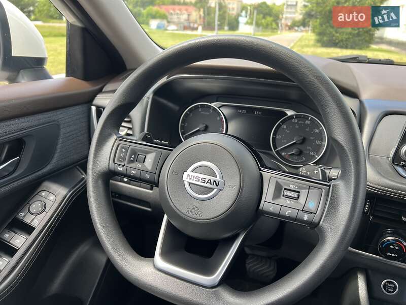 Внедорожник / Кроссовер Nissan Rogue 2020 в Ровно