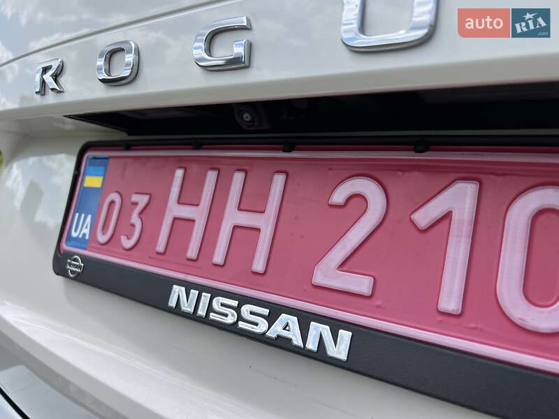 Внедорожник / Кроссовер Nissan Rogue 2020 в Ровно