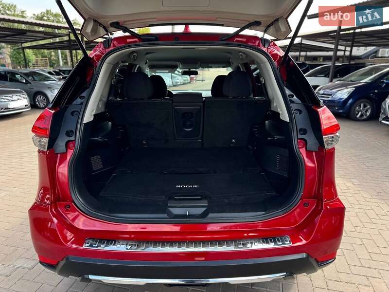 Внедорожник / Кроссовер Nissan Rogue 2017 в Кривом Роге
