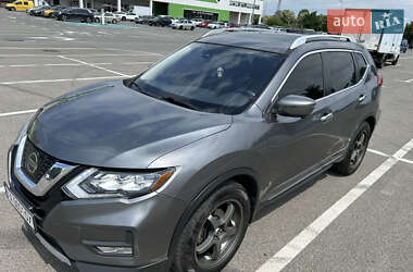 Внедорожник / Кроссовер Nissan Rogue 2017 в Киеве