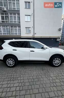 Внедорожник / Кроссовер Nissan Rogue 2017 в Ивано-Франковске