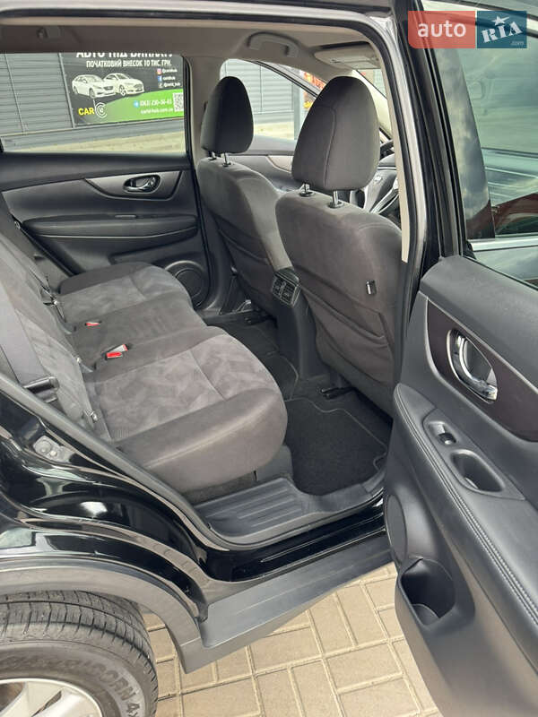 Внедорожник / Кроссовер Nissan Rogue 2016 в Харькове