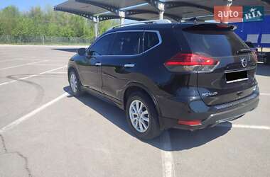 Внедорожник / Кроссовер Nissan Rogue 2017 в 