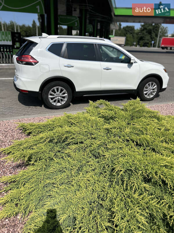 Позашляховик / Кросовер Nissan Rogue 2017 в Кременчуці