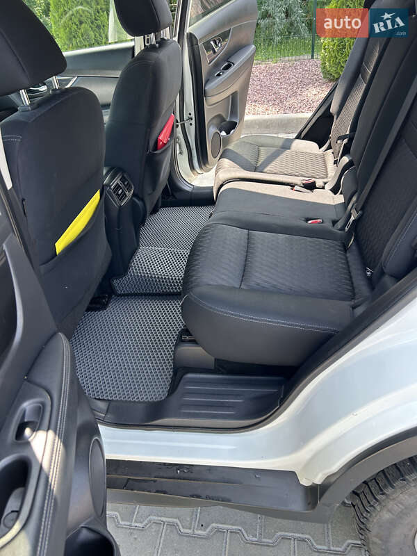 Позашляховик / Кросовер Nissan Rogue 2017 в Кременчуці