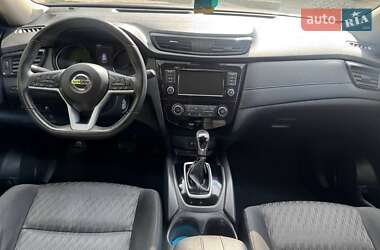 Позашляховик / Кросовер Nissan Rogue 2018 в 