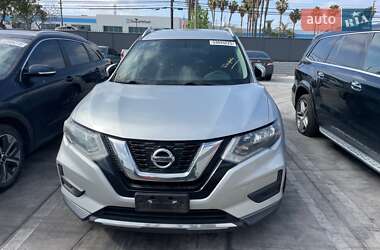 Внедорожник / Кроссовер Nissan Rogue 2017 в Львове