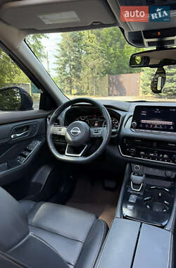 Внедорожник / Кроссовер Nissan Rogue 2023 в 