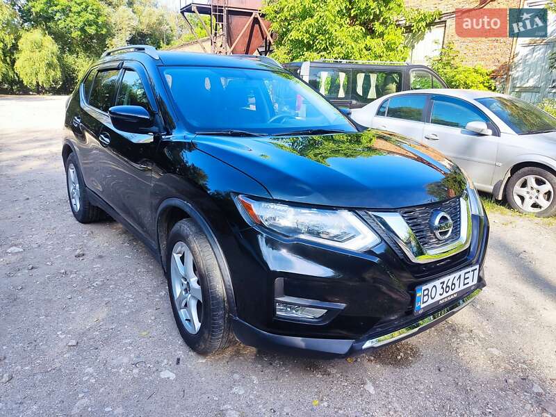Внедорожник / Кроссовер Nissan Rogue 2016 в 