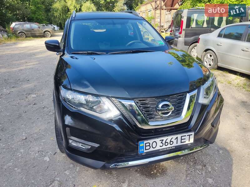 Внедорожник / Кроссовер Nissan Rogue 2016 в Тернополе